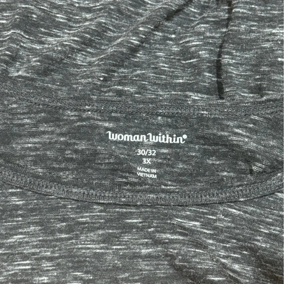 Woman within Tshirt - Picture 4 of 4